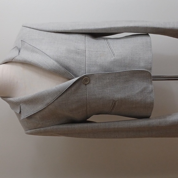 BCBGMaxAzria Jackets & Blazers - BCBG Maxazria light gray wool blazer/ size Medium